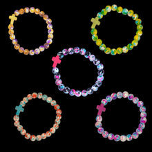 Cargar imagen en el visor de la galería, Pulsera elástica con forma de cruz - Salpicaduras de pintura